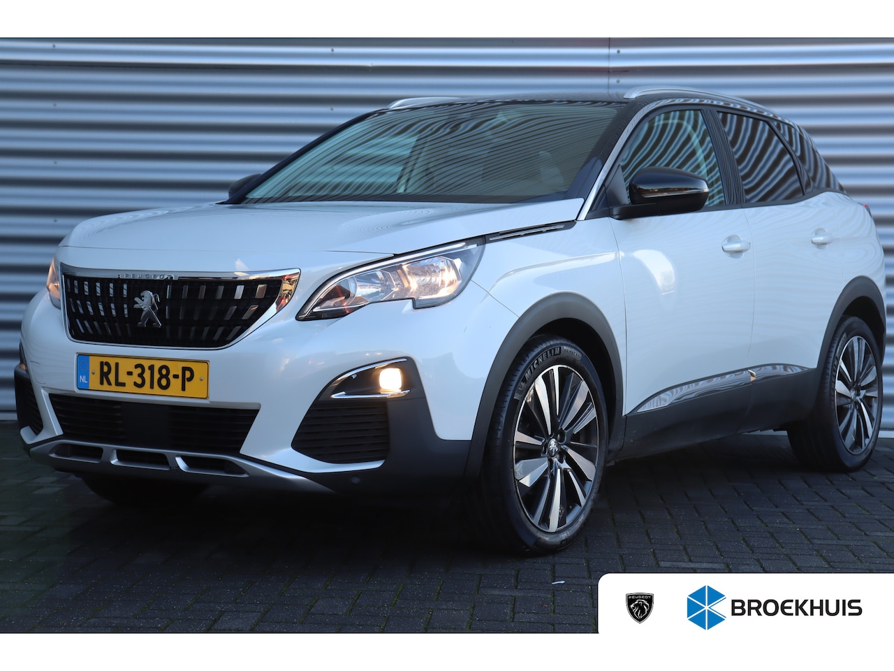 Peugeot 3008 - 1.2 PURETECH 130PK ALLURE / NAVI / LEDER / CLIMA / LED / PDC / 19" LMV / CAMERA / KEYLESS - AutoWereld.nl
