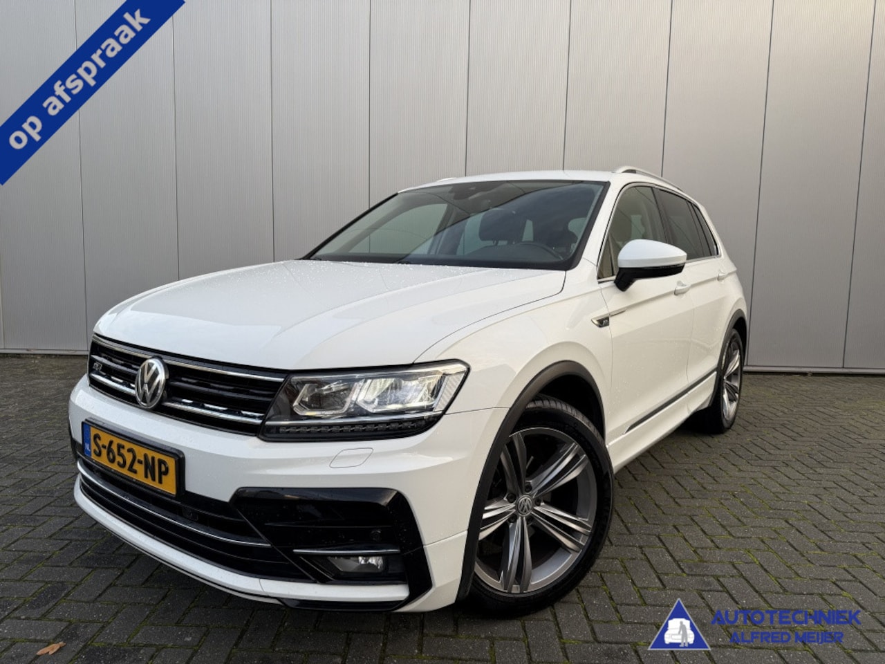 Volkswagen Tiguan - 1.4 TSI R-Line EINDEJAARSAANBIEDING Sound uitvoering Carplay Cam - AutoWereld.nl