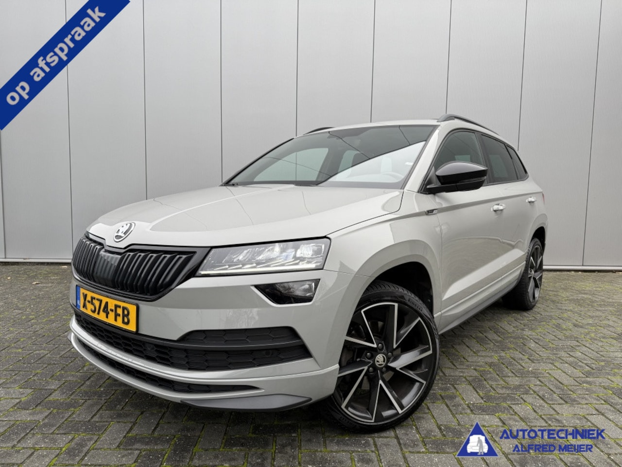 Skoda Karoq - 1.5 TSI Sportline EINDEJAARSAANBIEDING carplay camera trekhaak - AutoWereld.nl