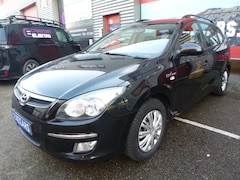 Hyundai i30 CW - 1.4i Blue Dynamic, clima, trekhaak, alles electrisch