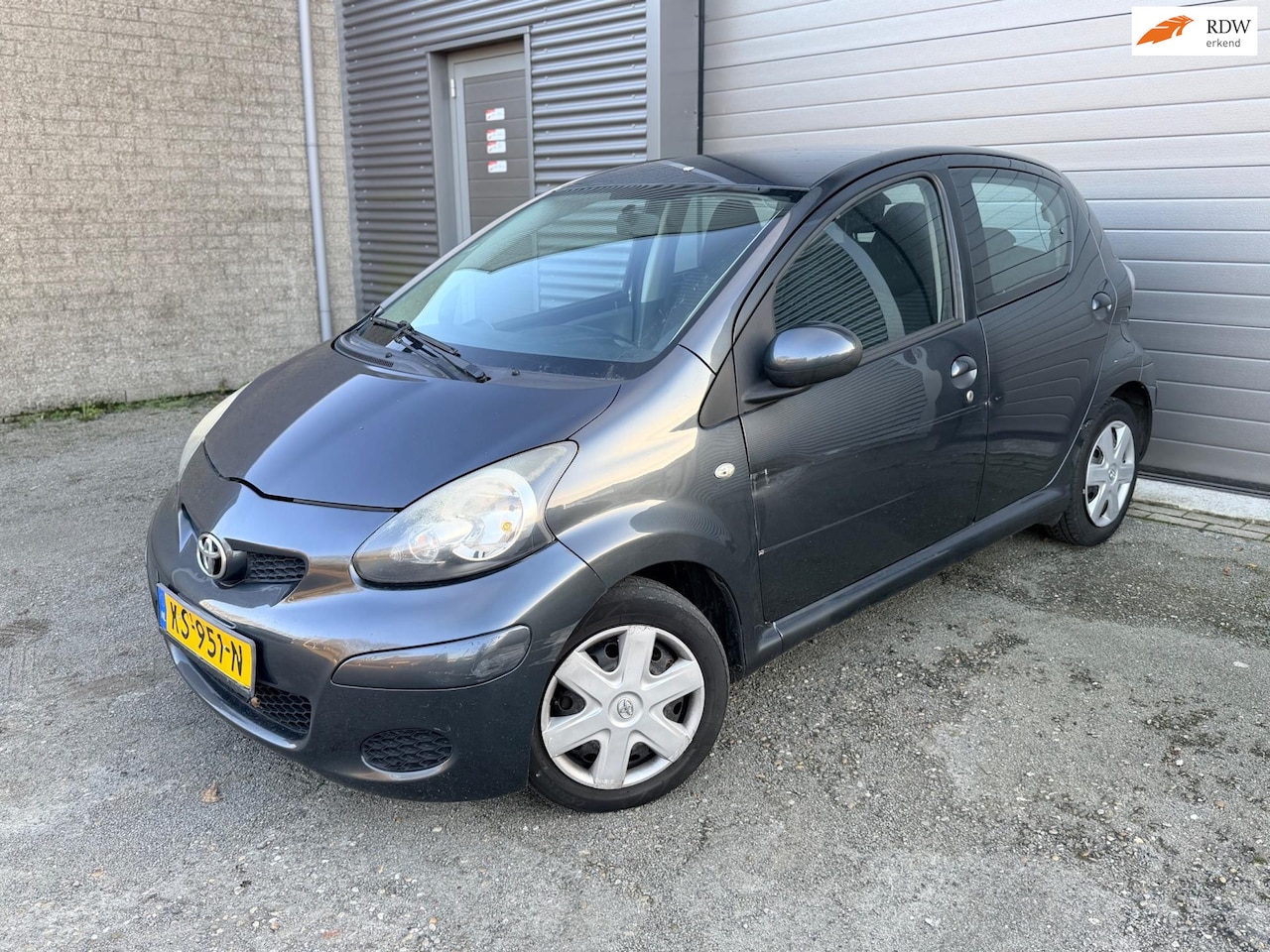 Toyota Aygo - 1.0-12V Access 1.0-12V Access - AutoWereld.nl