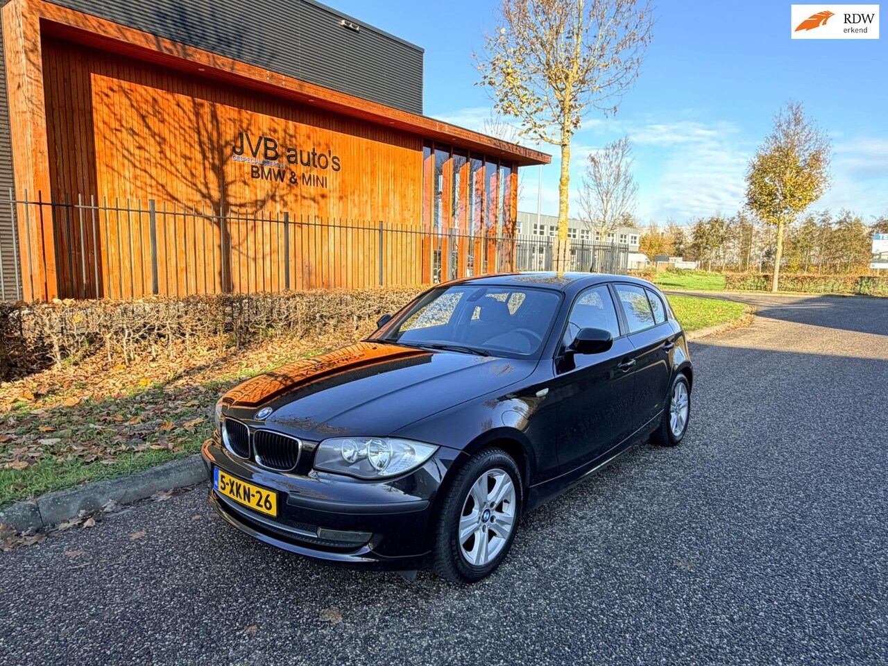 BMW 1-serie - 118i 118i, trekhaak, cruise control, youngtimer, climate, 4-seizoensbanden - AutoWereld.nl
