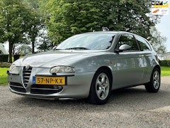 Alfa Romeo 147 - 2.0 T.Spark Distinctive Selespeed |Airco+Cruise|