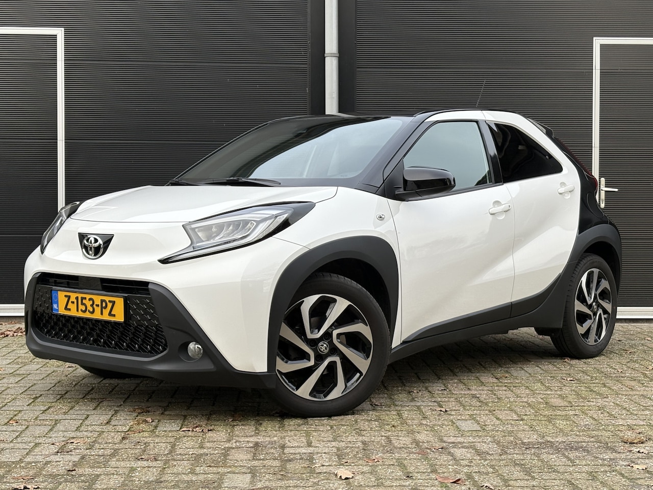 Toyota Aygo X - 1.0 VVT-i MT Pulse | Camera | Carplay | NL-auto - AutoWereld.nl