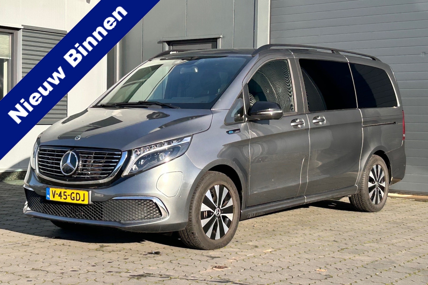 Mercedes-Benz EQV - 300 Lang DC PANO LED BURMESTER LEER ACC AMG Line VOL! - AutoWereld.nl