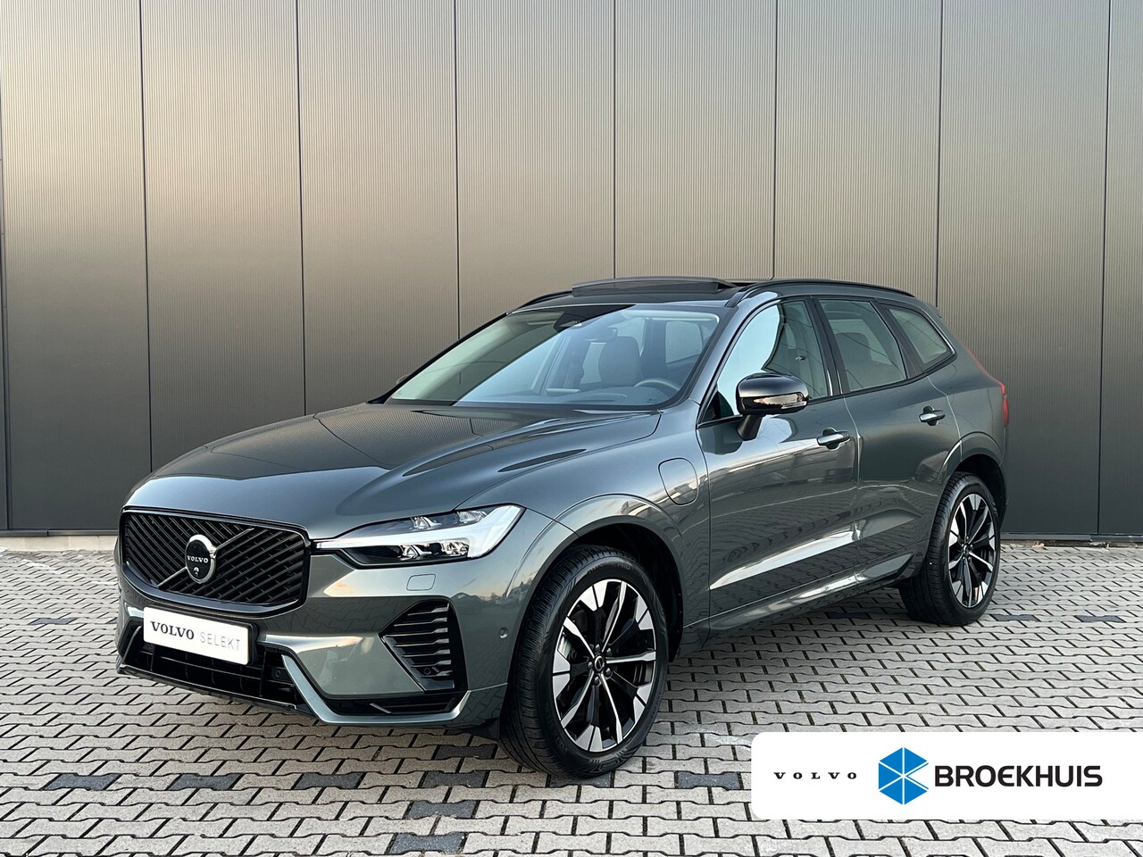 Volvo XC60 - 2.0 T6 Plug-in hybrid AWD Ultra Dark | Panoramadak | Head-up Display | Trekhaak | 360 Came - AutoWereld.nl