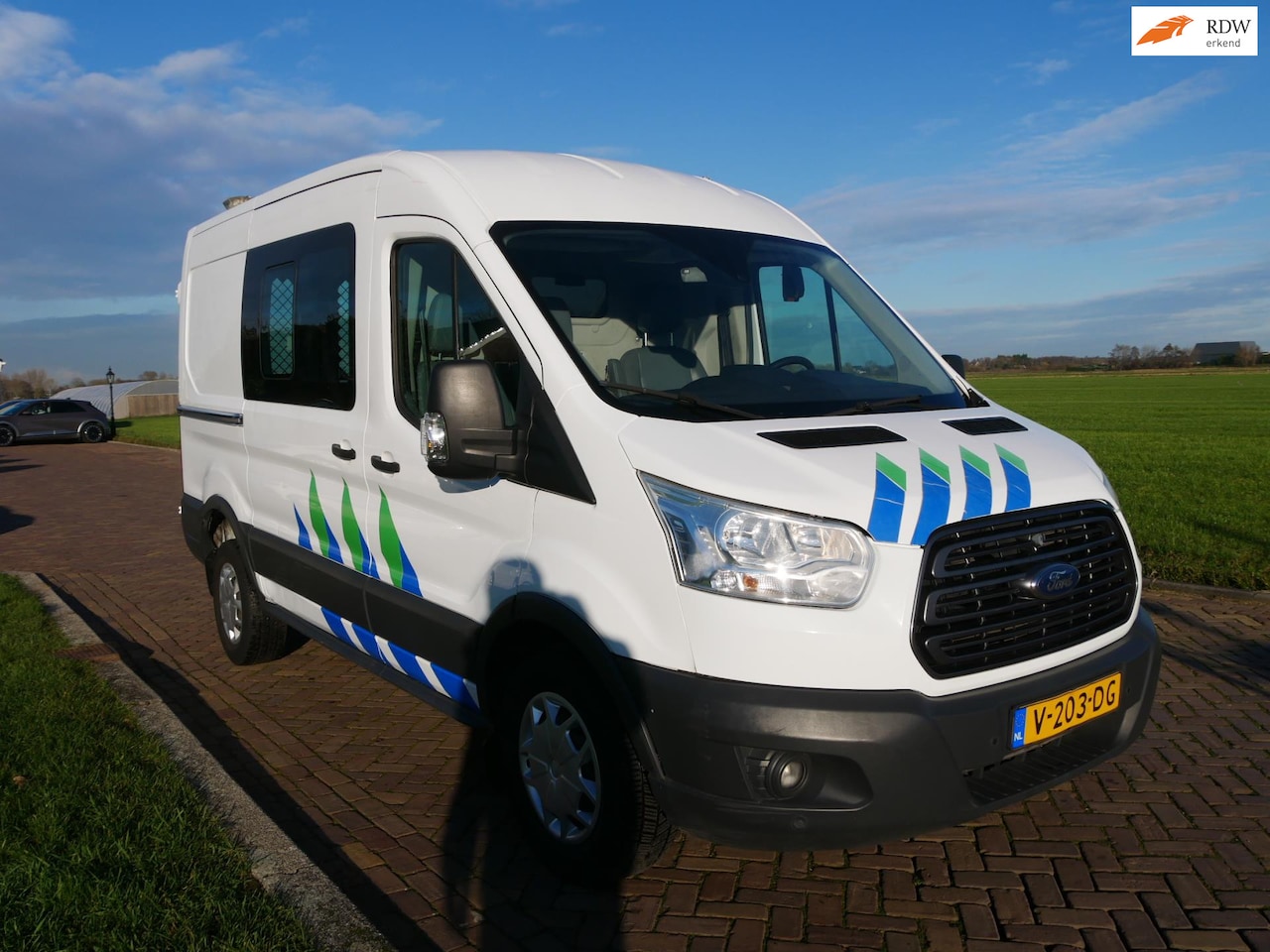 Ford Transit - 350 2.0 TDCI L2H2 **NEW ENGINE !! ** AC ** 7999 EX BTW ** - AutoWereld.nl