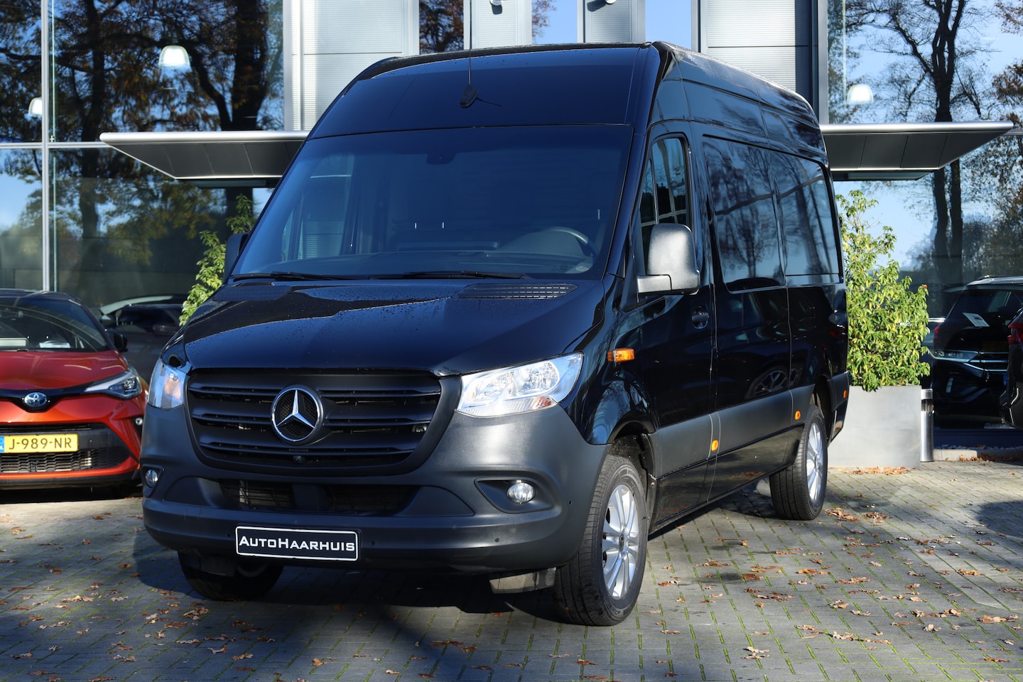 Mercedes-Benz Sprinter - 317 1.9 CDI L2H2 RWD | Camera | Zwart | Mistlampen | LM velgen | Stoelverw. | CarPlay - AutoWereld.nl