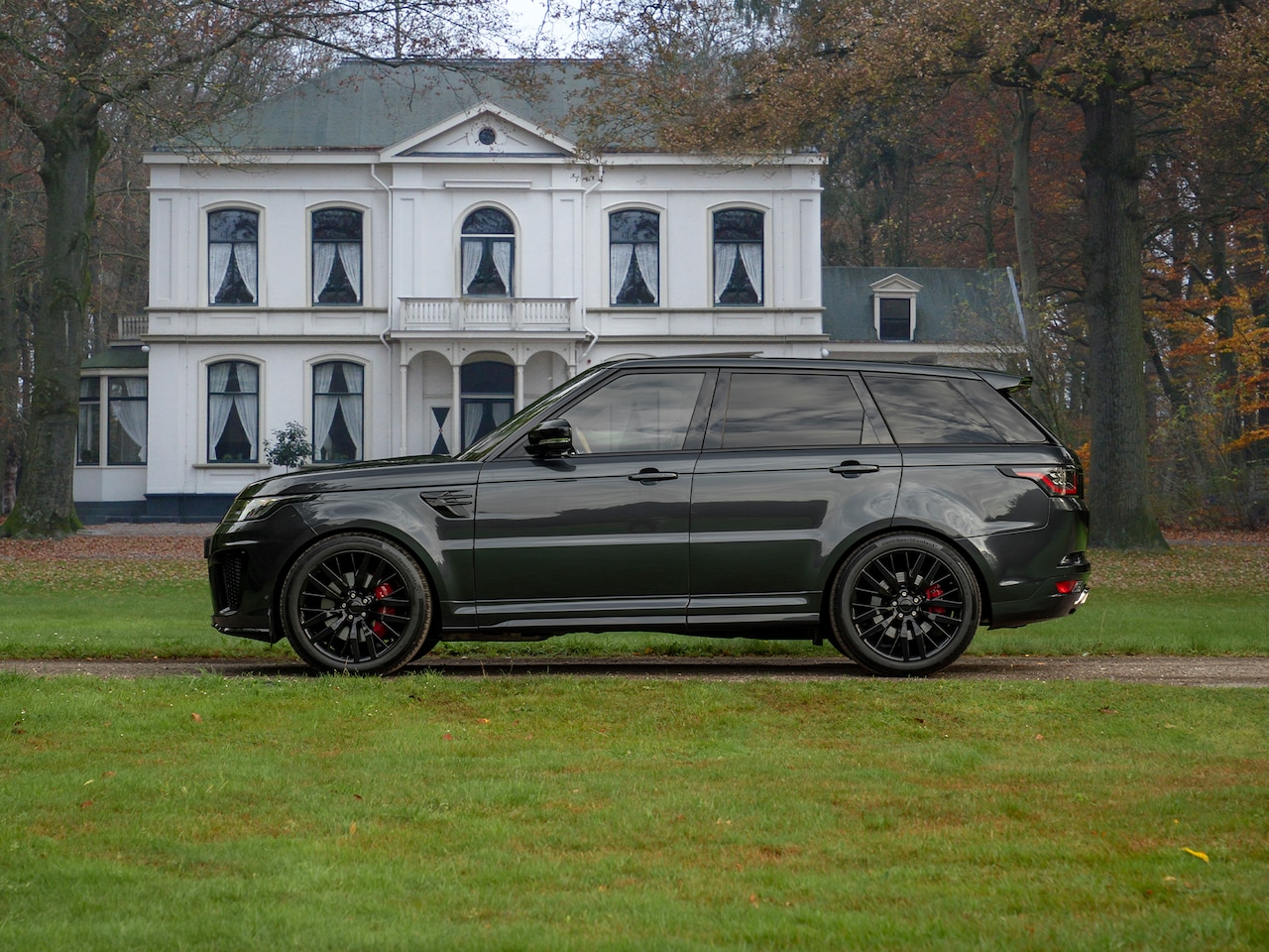 Land Rover Range Rover Sport - SVR 5.0 V8 SC 575pk | Pano-dak | Towing Pack | Meridian | Head-up | SVO Color - AutoWereld.nl