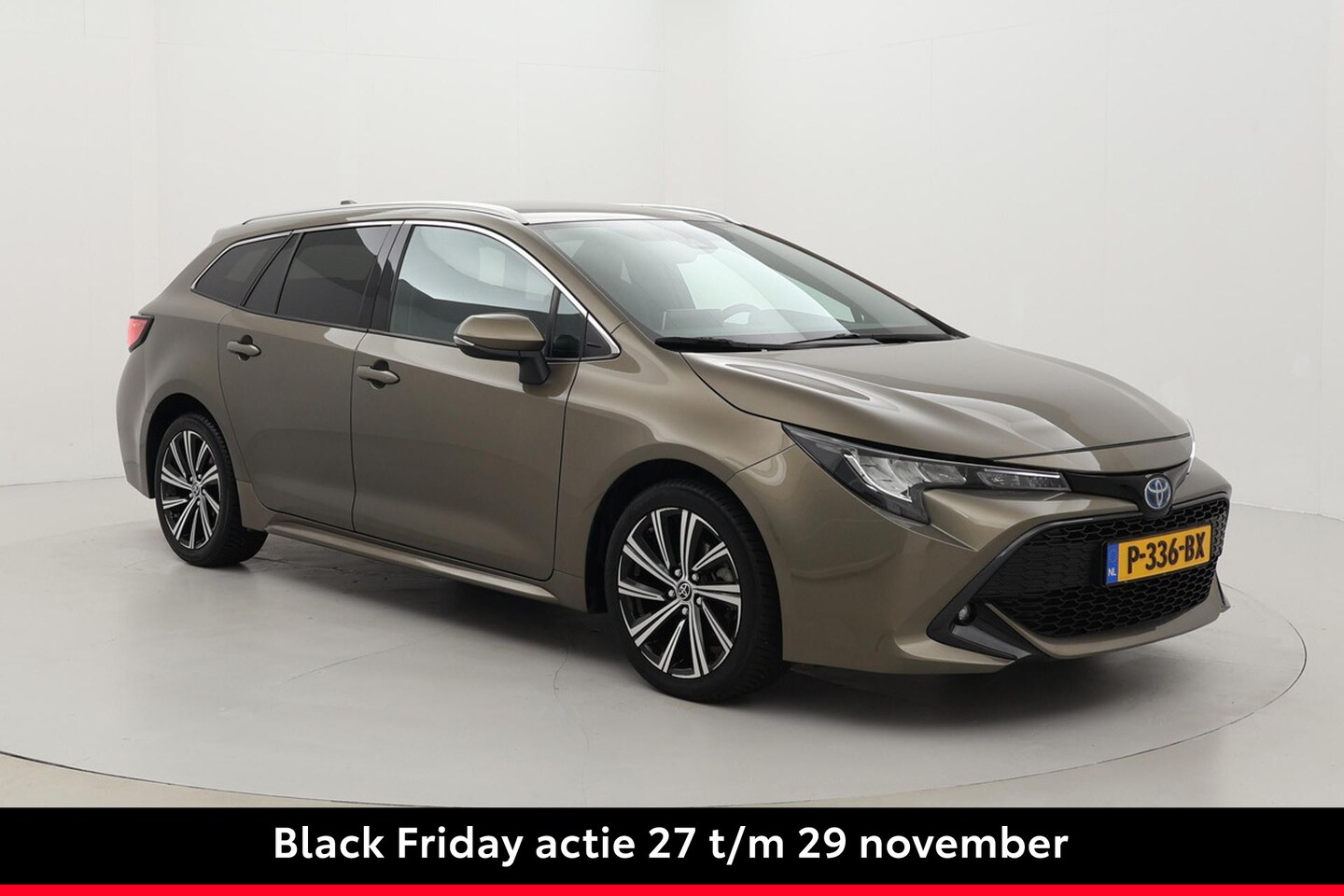 Toyota Corolla Touring Sports - 1.8 Hybrid Dynamic | Navigatie | Apple Carplay / Android Auto | Stoelverwarming | Adaptive - AutoWereld.nl