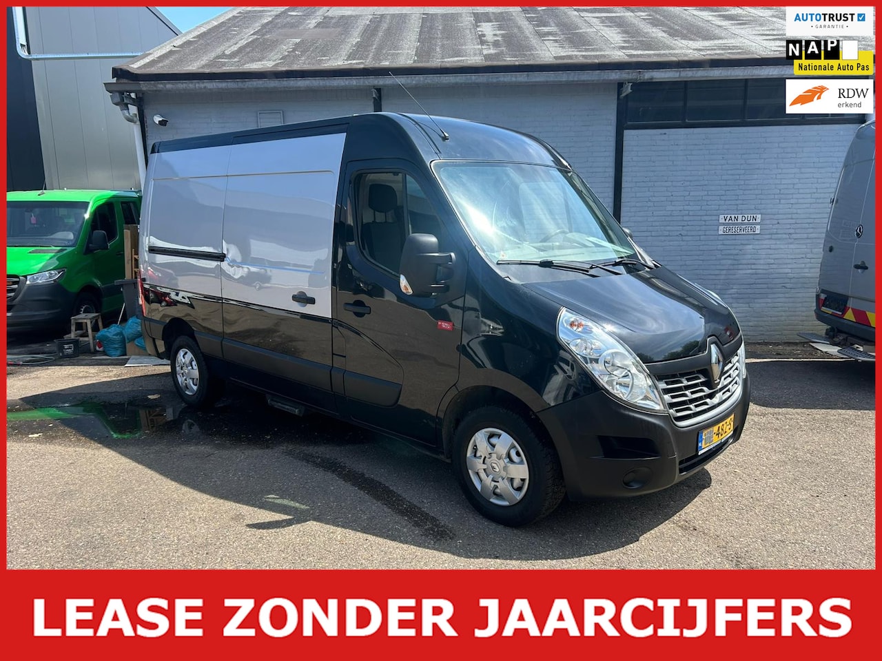 Renault Master - T35 2.3 dCi L2H3 125pk werkplaats inrichting omvormer 12v-220v - AutoWereld.nl
