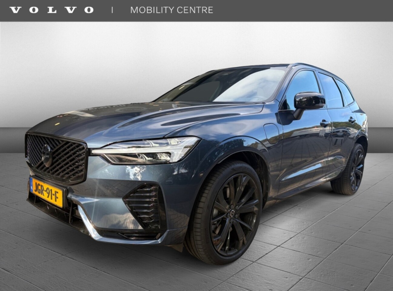 Volvo XC60 - 2.0 T6 AWD Plus Black Edition | DEMO | Schuif/-Kanteldak - AutoWereld.nl