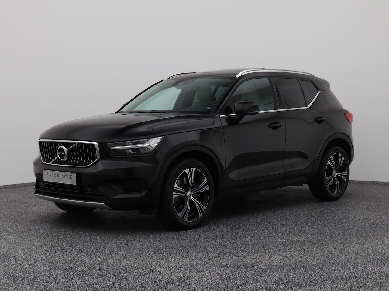 Volvo XC40 - 1.5 T5 Recharge Inscription | PANO | CAMERAS | ADAPTIVE | H&K | KEYLESS | STOEL- EN STUURV - AutoWereld.nl