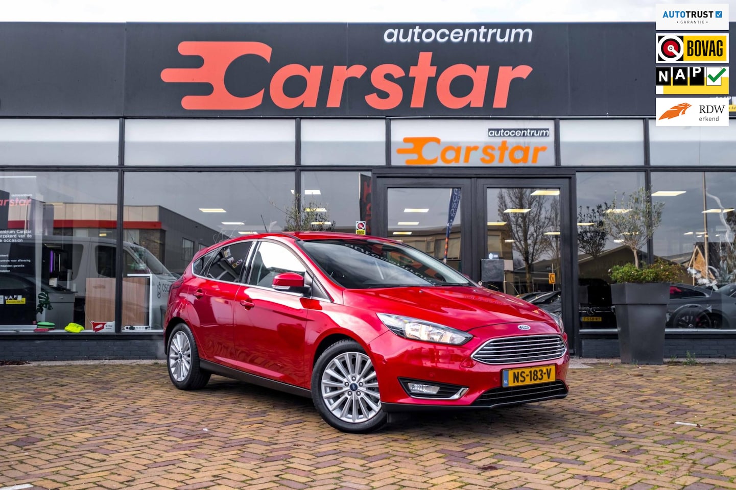 Ford Focus - 1.5 Titanium|Navi|Cruise|Pdc - AutoWereld.nl