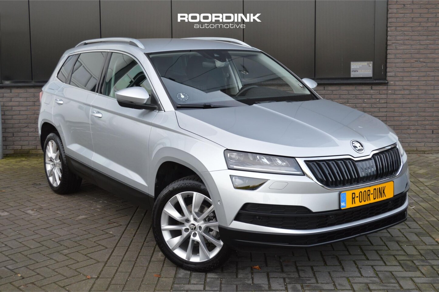 Skoda Karoq - 1.5|Camera|ACC|Trekhaak|Keyless - AutoWereld.nl