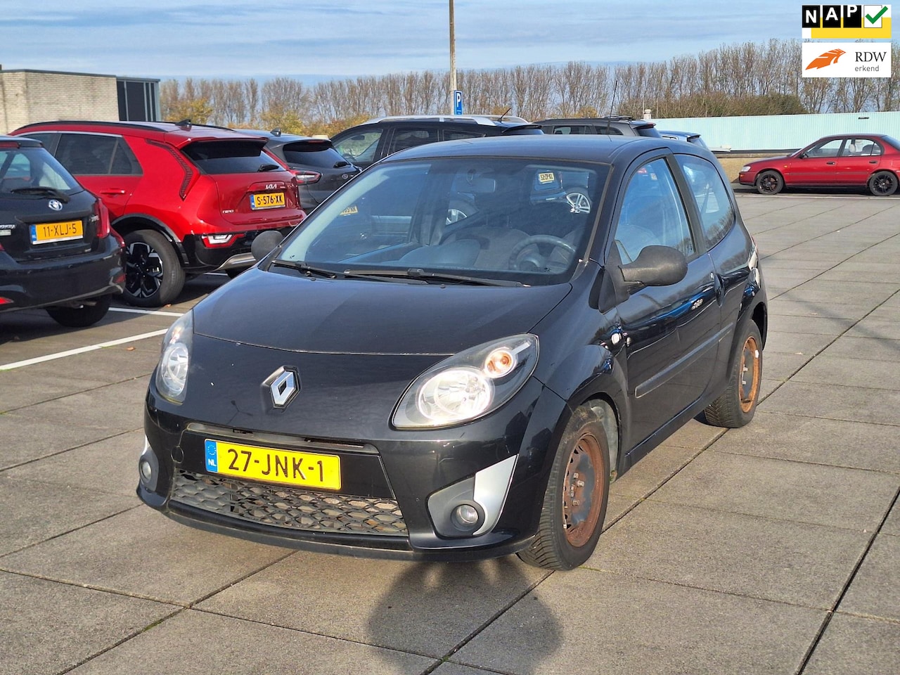 Renault Twingo - €1000,-1.2 Dynamique APK ZELF DOEN !! - AutoWereld.nl