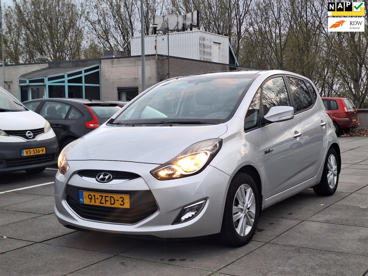 Hyundai ix20 - €4500,-1.4i i-Vision Airco Trekhaak Cruise Control - AutoWereld.nl