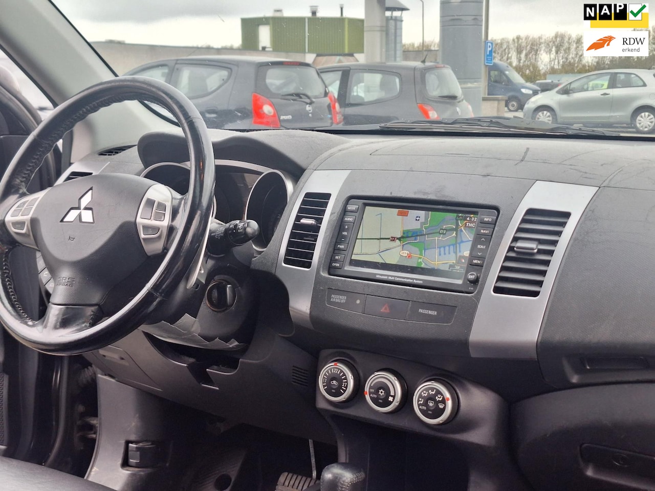 Mitsubishi Outlander - €5250,-2.4 Instyle Automaat 7Pers 4X4 - AutoWereld.nl