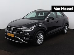 Volkswagen T-Roc - 1.5 TSI Life 150 PK | EM | Navigatie | Airco | Parkeersensoren | Adaptive Cruise Control |