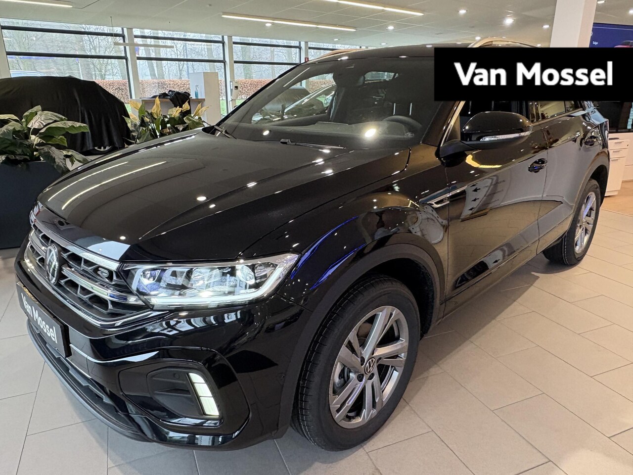 Volkswagen T-Roc - 1.5 TSI R-Line Edition | Automaat | Navigatie | Draadloze Apple Carplay | Adaptieve cruise - AutoWereld.nl