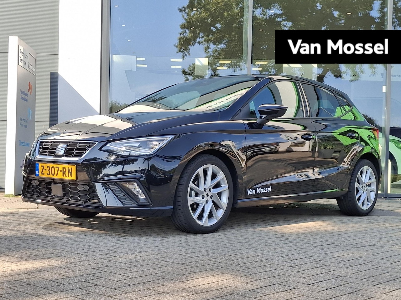SEAT Ibiza - 1.0 EcoTSI FR Business Connect 95 PK | Travel assist | Digital cockpit | Full Link | Stoel - AutoWereld.nl