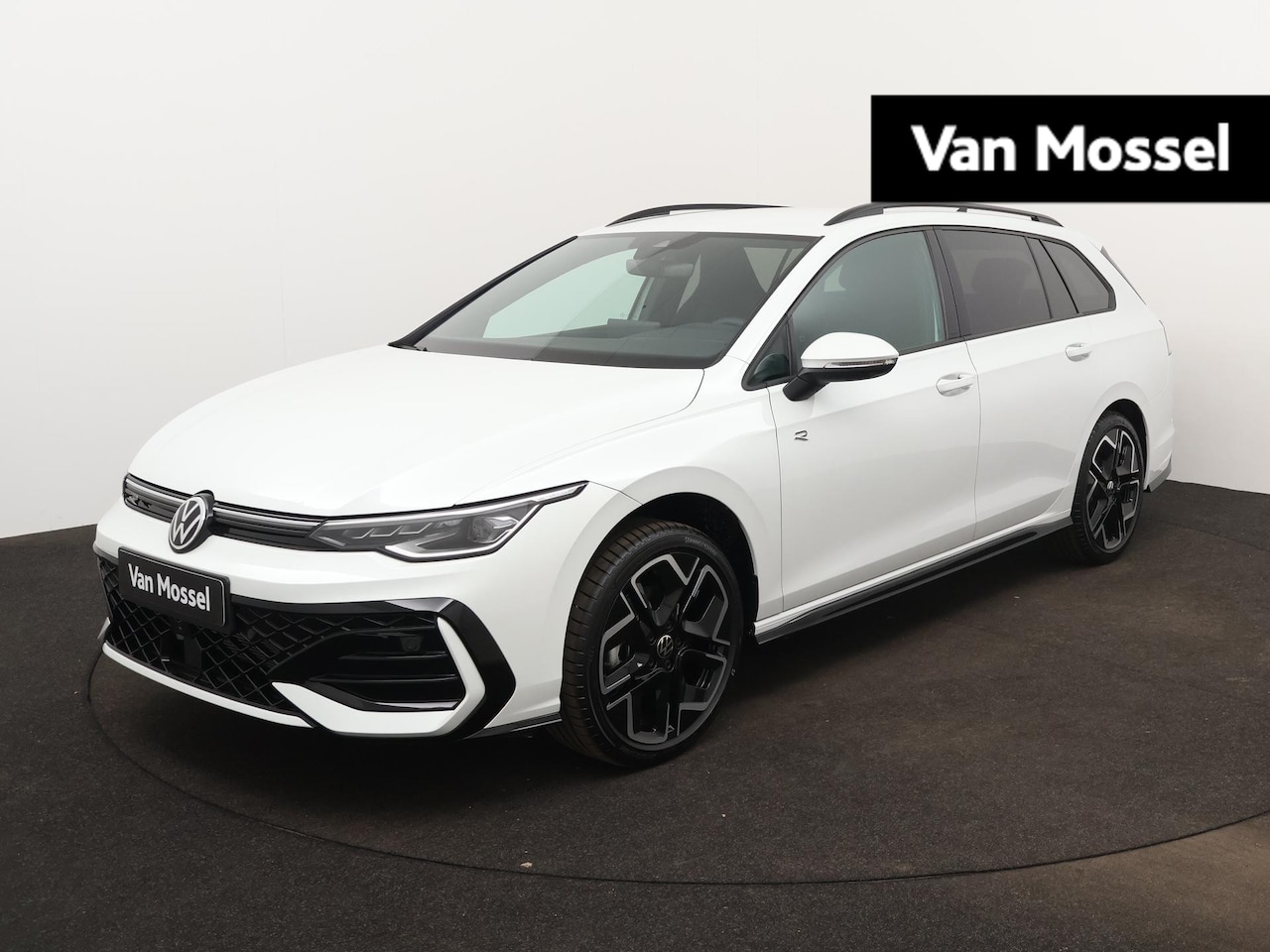 Volkswagen Golf Variant - 1.5 eTSI R-Line Edition 116 PK Automaat | Automaat | Apple Carplay draadloos | LED Matrix - AutoWereld.nl