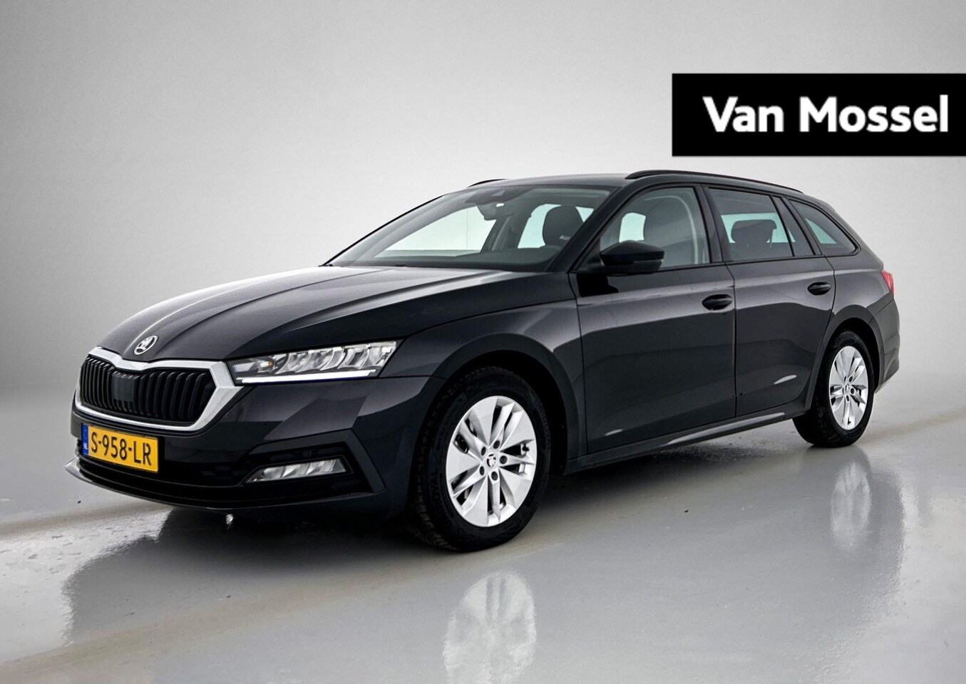 Skoda Octavia Combi - 1.0 e-TSI Business Edition | ADAPTIEF CRUISE CONTROL | KEYLESS | PARKEERSENSOREN V+A | LMV - AutoWereld.nl