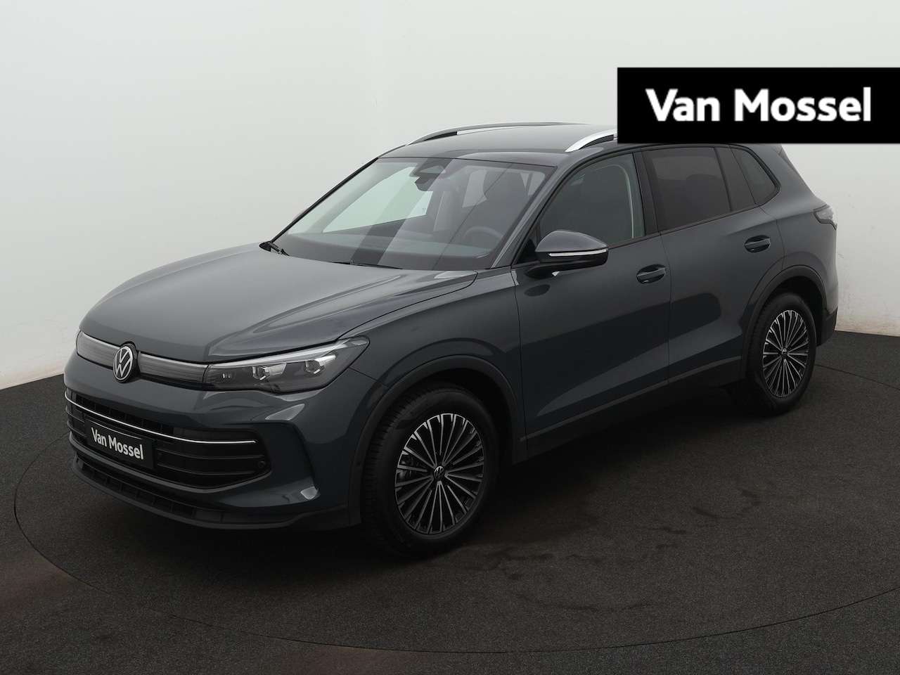 Volkswagen Tiguan - 1.5 eTSI Life Edition 150 PK Automaat | Automaat | Apple Carplay | Android Auto | 18" Lich - AutoWereld.nl