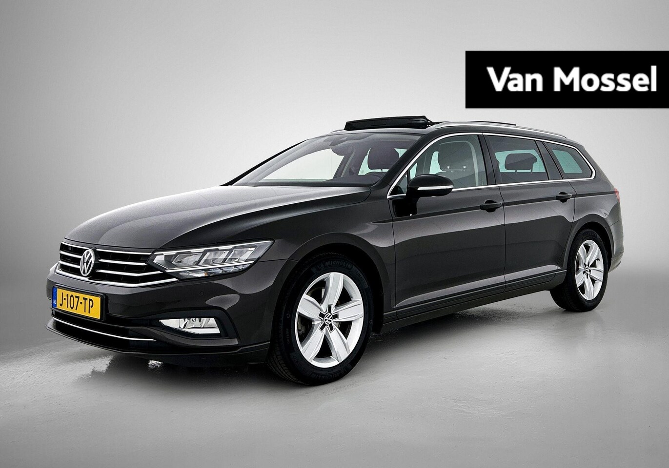 Volkswagen Passat Variant - 1.5 TSI Comfort Business 150 PK | Automaat | Trekhaak | Climatronic (Automatische Airco) | - AutoWereld.nl
