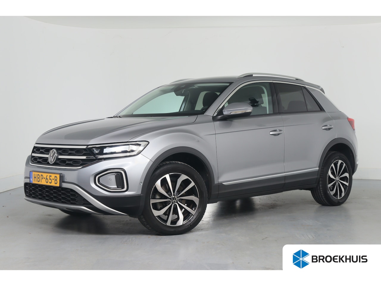 Volkswagen T-Roc - 1.5 TSI Style | IQ LED | Virtual | Clima | Camera | Navi By App | Stoelverwarming | Cruise - AutoWereld.nl