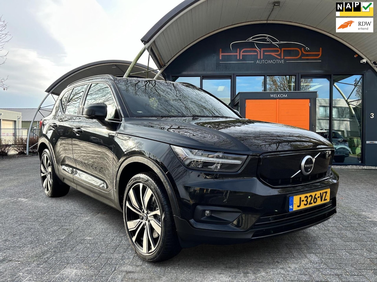 Volvo XC40 - Recharge P8 AWD R-Design Panoramadak Vol Leder 92% SOH NL-Auto Rijklaarprijs! - AutoWereld.nl