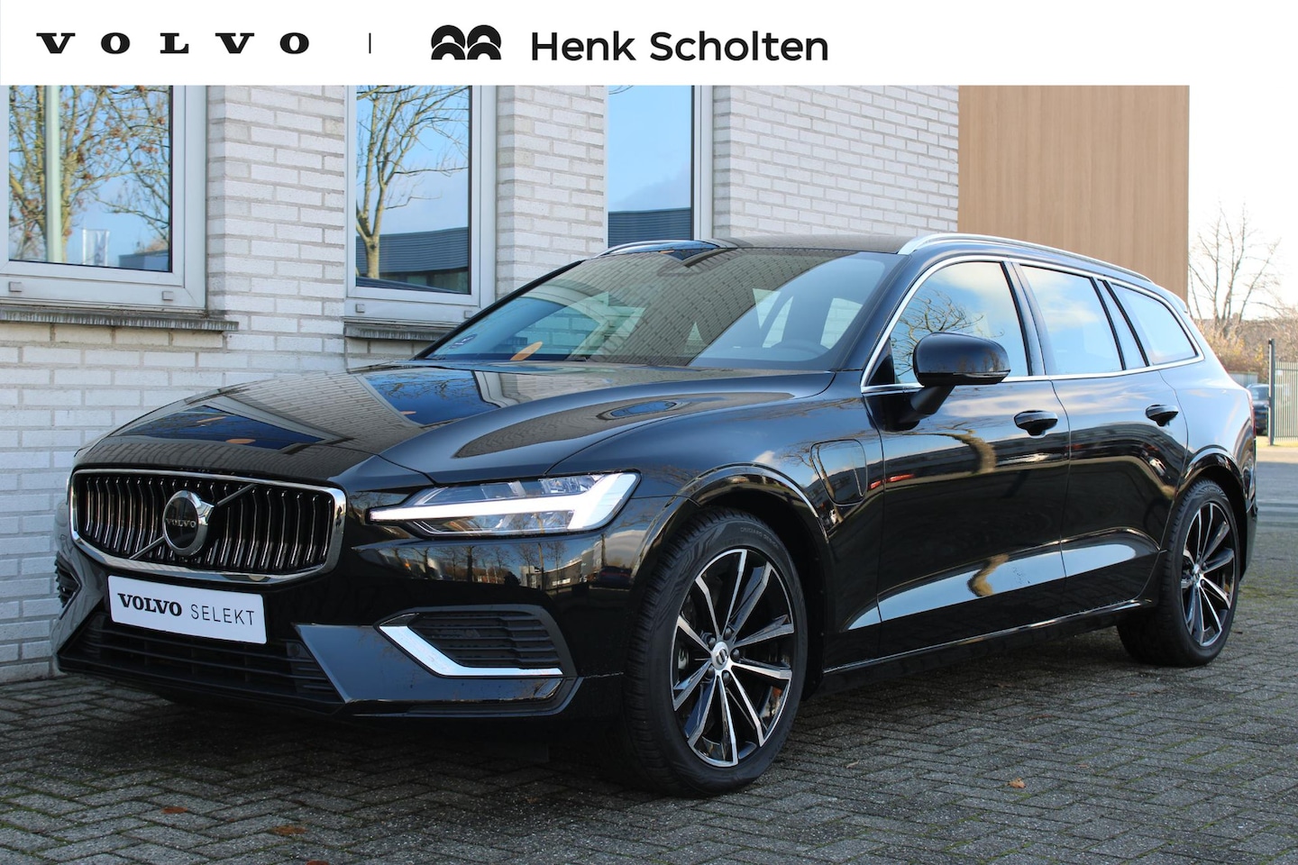 Volvo V60 - 2.0 T6 Plug-in hybrid AWD Essential Bright | Adaptieve Cruise Control | Lederen bekleding - AutoWereld.nl