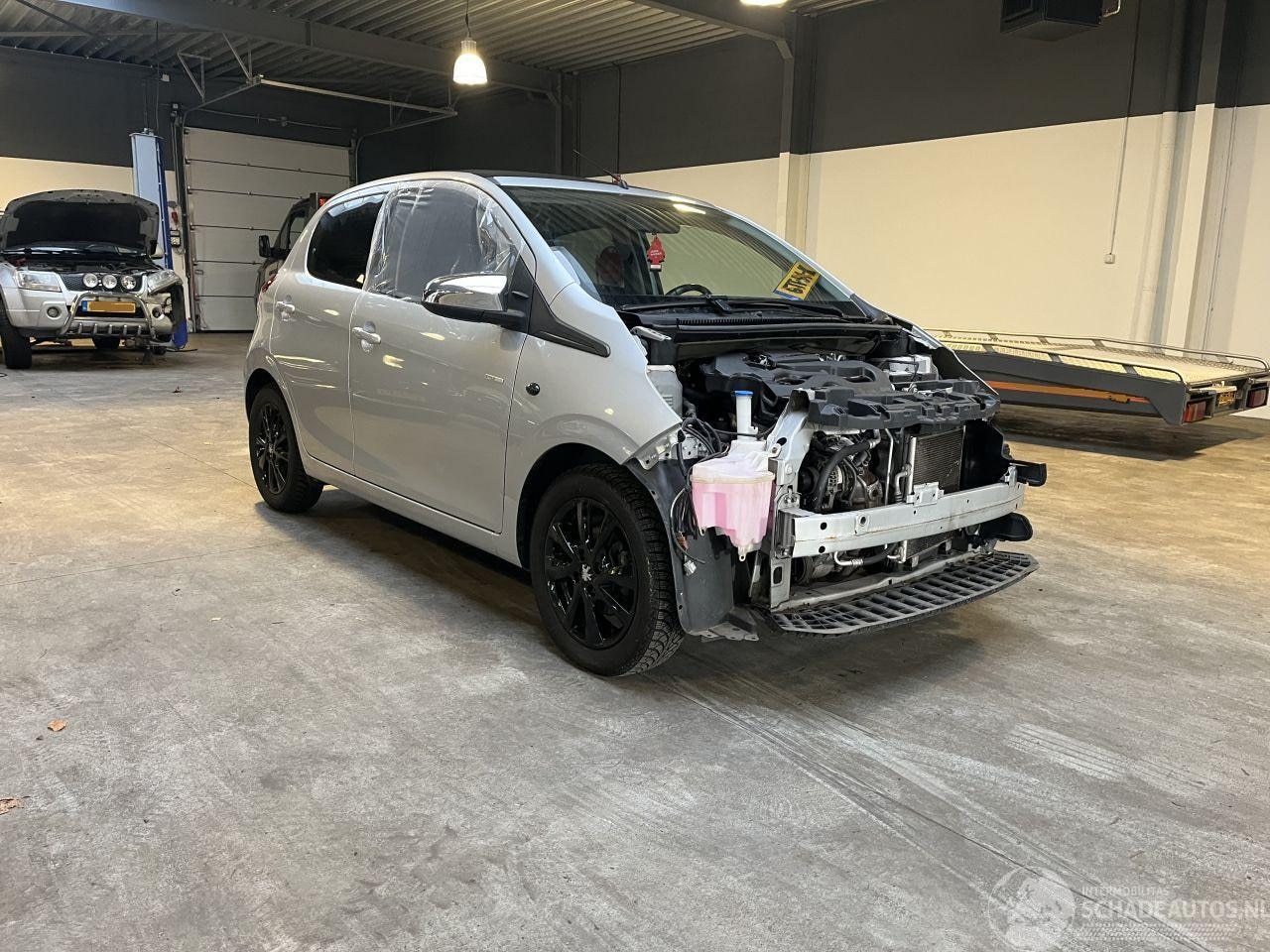 Peugeot 108 - 1.0 e-VTi Collection TOP! 1.0 e-VTi Collection TOP!