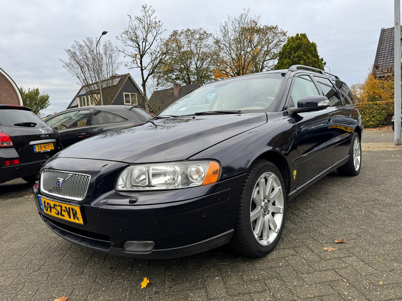 Volvo V70 - 2.4 Edition II Apk 30/6/26,170pk,Airco,Cruise,Leder,Nap,Trekhaak - AutoWereld.nl