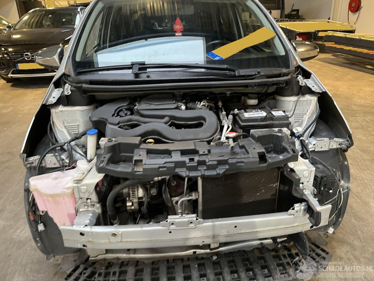 Peugeot 108 - 1.0 e-VTi Collection TOP! 1.0 e-VTi Collection TOP!