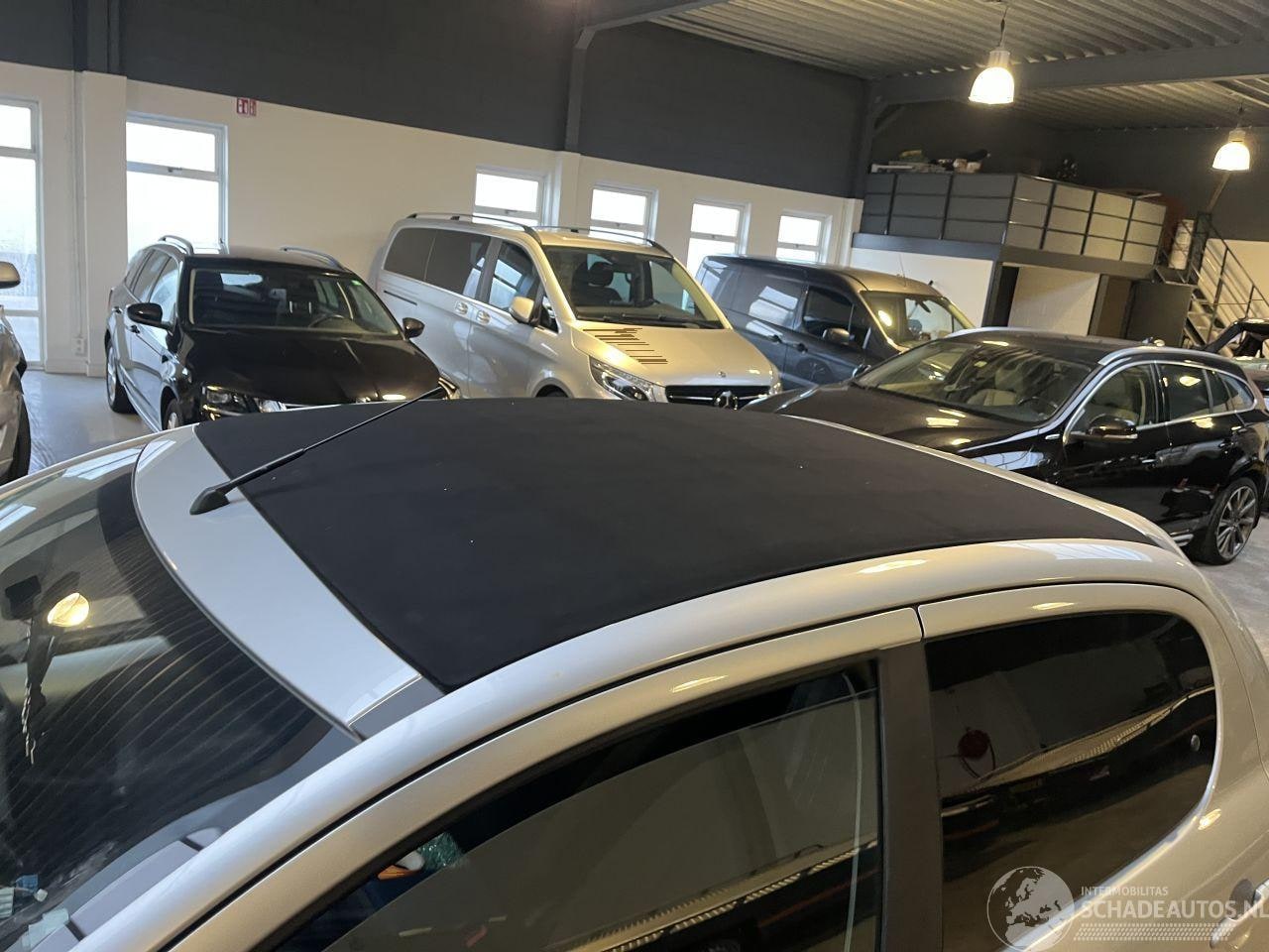 Peugeot 108 - 1.0 e-VTi Collection TOP! 1.0 e-VTi Collection TOP!