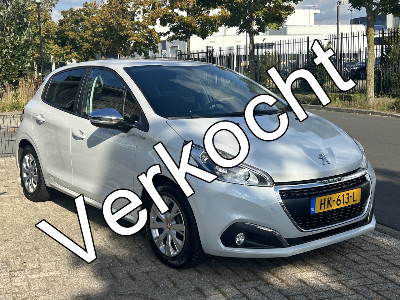 Peugeot 208 - 1.2 PureTech Urban Soul Wit metallic - AutoWereld.nl