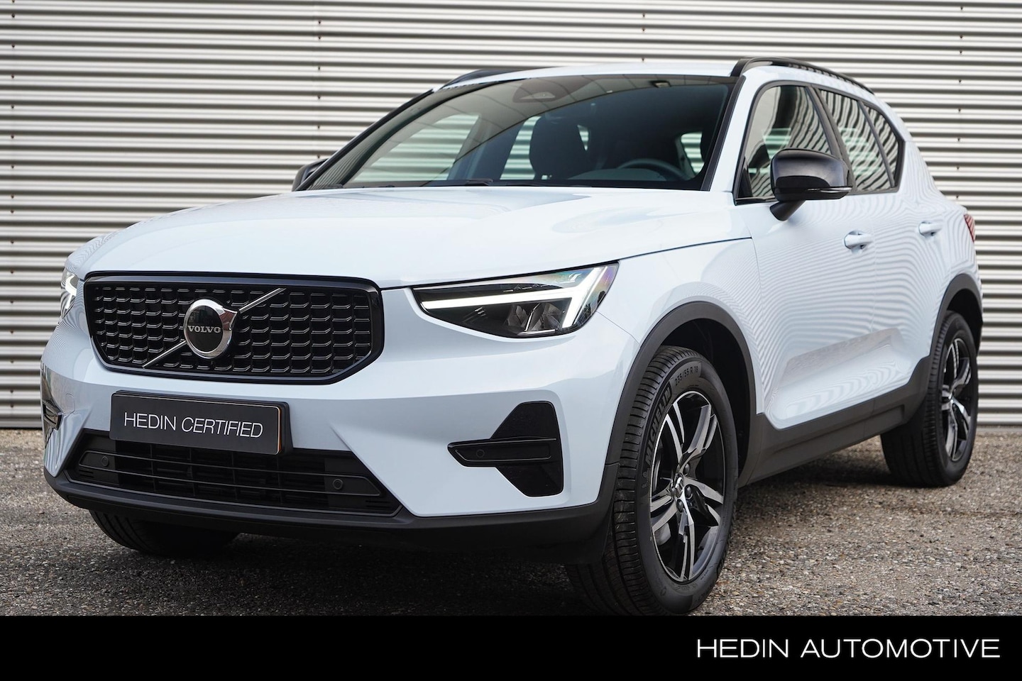 Volvo XC40 - B4 Plus Dark | 2000 kg trekgewicht | Trekhaak | Stuur & Stoelverwarming | Pilot Assist | E - AutoWereld.nl