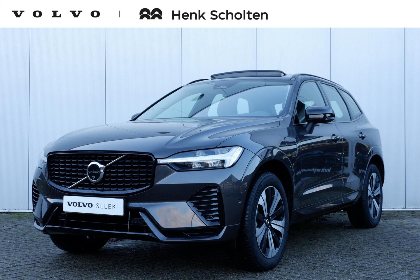 Volvo XC60 - 2.0 T6 Plug-in hybrid AWD Plus Dark | Verwarmde Voorstoelen, Stuurwiel en Achterbank | Pan - AutoWereld.nl