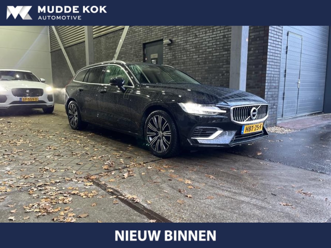Volvo V60 - T6 Recharge Inscription Expr. | Trekhaak | ACC | Keyless | Apple Carplay | Stoelverwarming - AutoWereld.nl