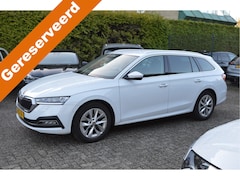 Skoda Octavia Combi - 111PK TSI Busn.Ed.Plus NL-Auto / Nieuw model / Virtual / Led verl. / Apple, android