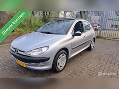 Peugeot 206 - 1.6-16V Gentry