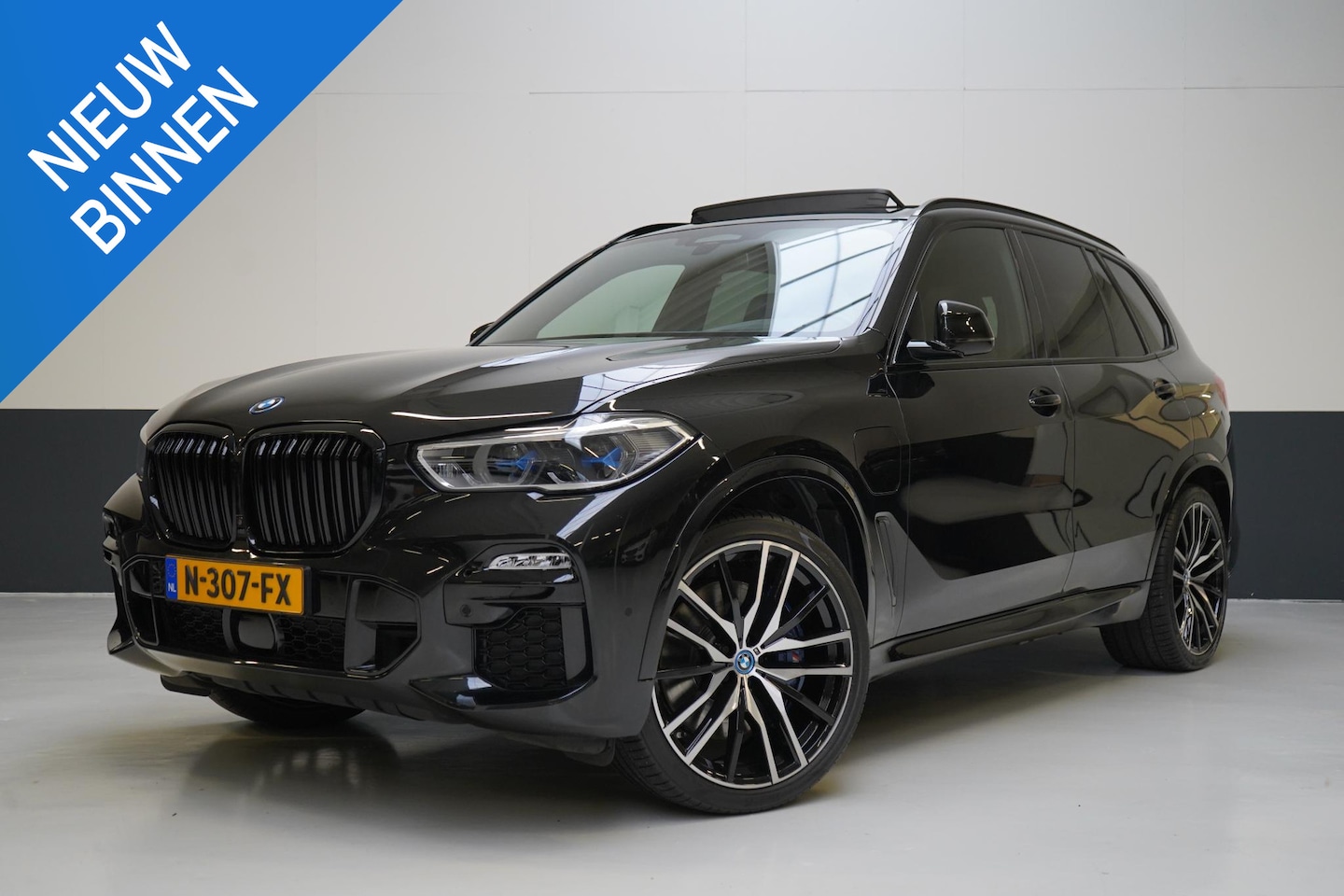 BMW X5 - xDrive45e High Executive | Panoramadak | Head-Up | Laserlicht | Leder | Memory | Luchtveri - AutoWereld.nl