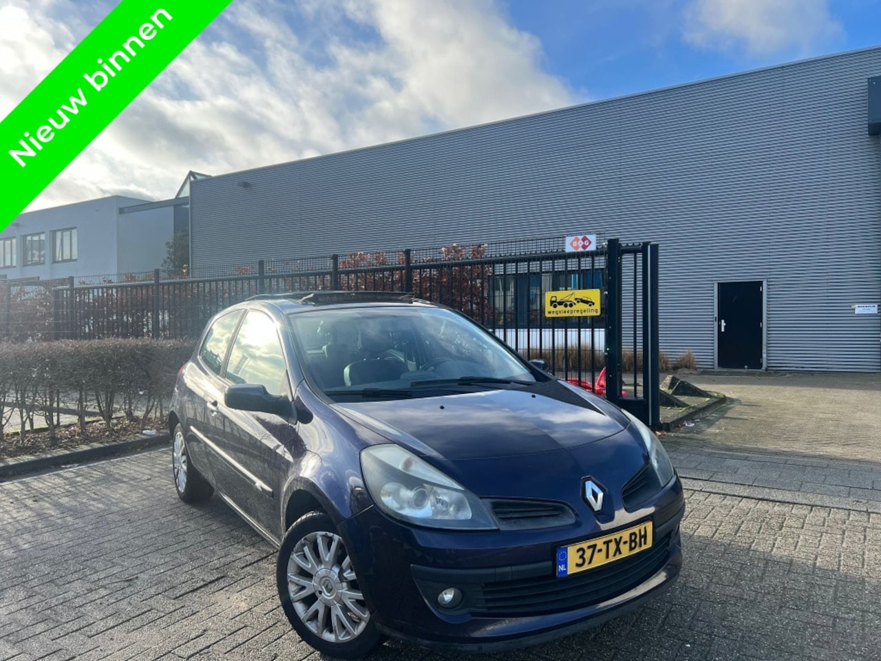 Renault Clio - 1.4-16V Dynamique S Panoramadak - AutoWereld.nl