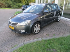 Kia Cee'd - 1.4 CVVT X-ecutive