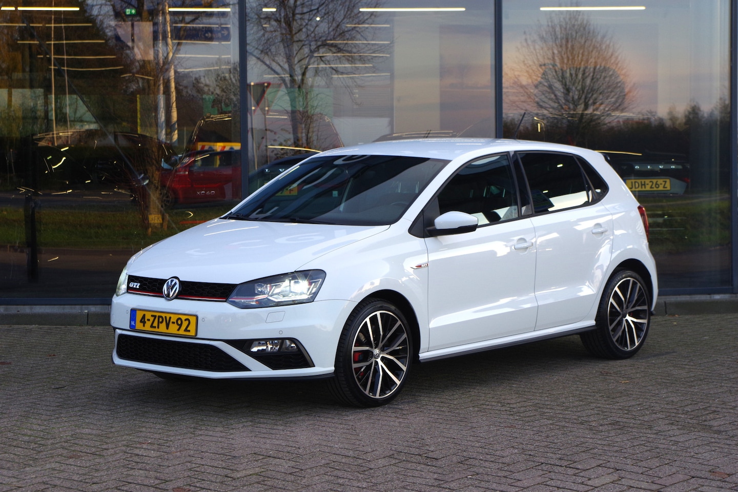 Volkswagen Polo - 1.8 TSI GTI 192 PK DSG-Automaat, *NL-Auto*, LED, Navigatie, Cruise Control - AutoWereld.nl