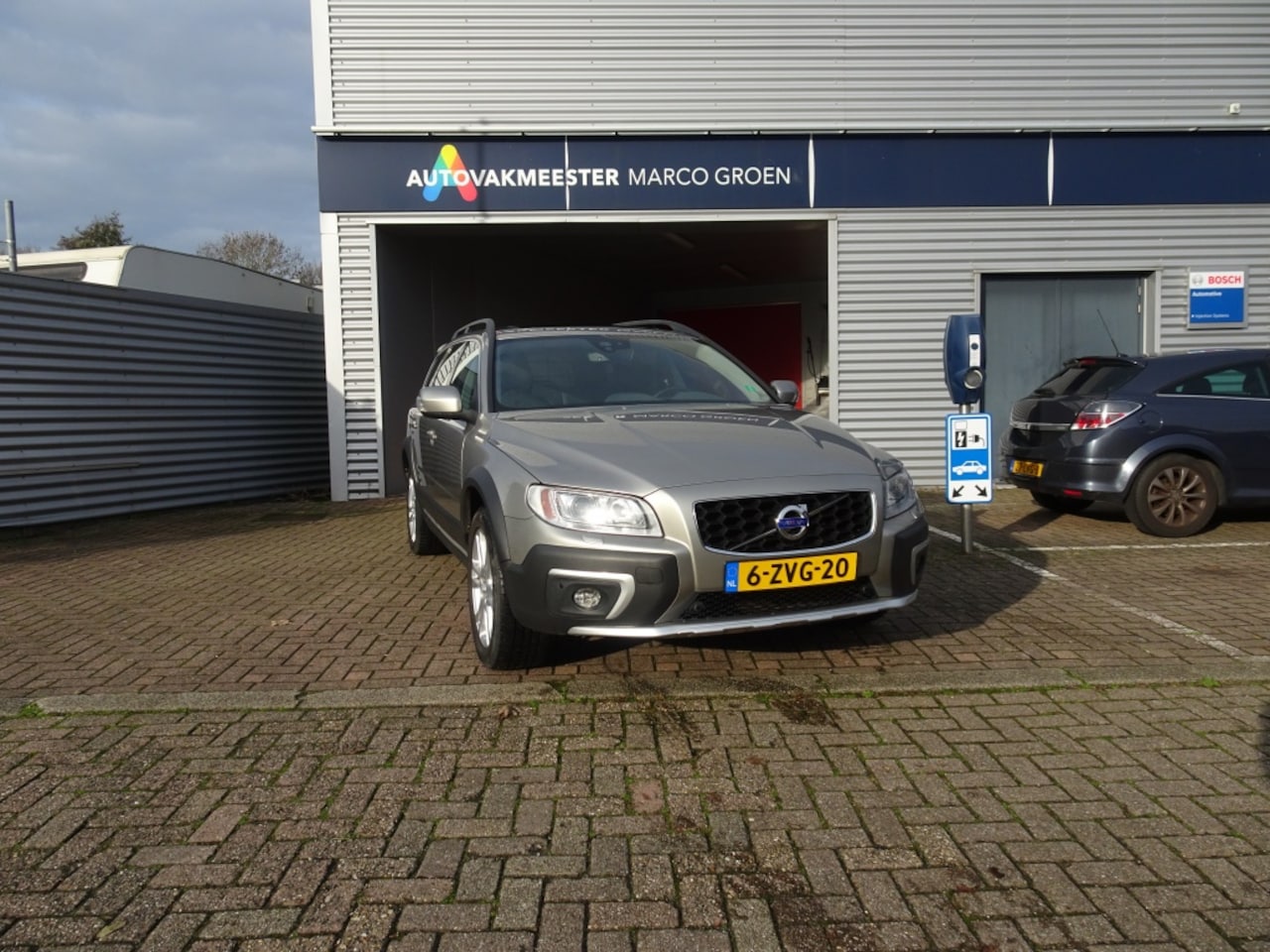 Volvo XC70 - 2.0 T5 FWD Nordic 2.0 T5 FWD Nordic+ - AutoWereld.nl