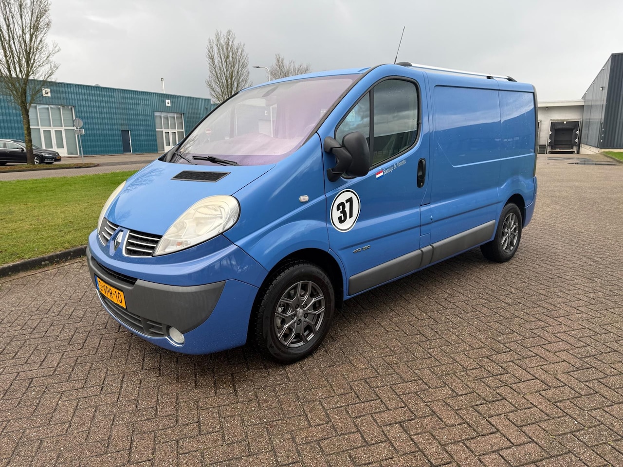 Renault Trafic - 2.5 dCi T29 L1H1 2.5 dCi T29 L1H1 - AutoWereld.nl
