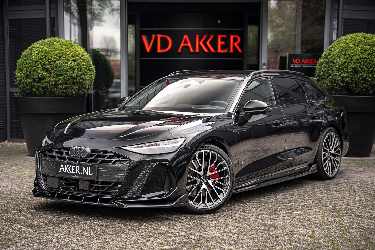 Audi A6 Avant - E-Hybrid Quattro S-Edition Competition (368 pk) Midnight Green | Tech Pro | Pano.Dak - AutoWereld.nl