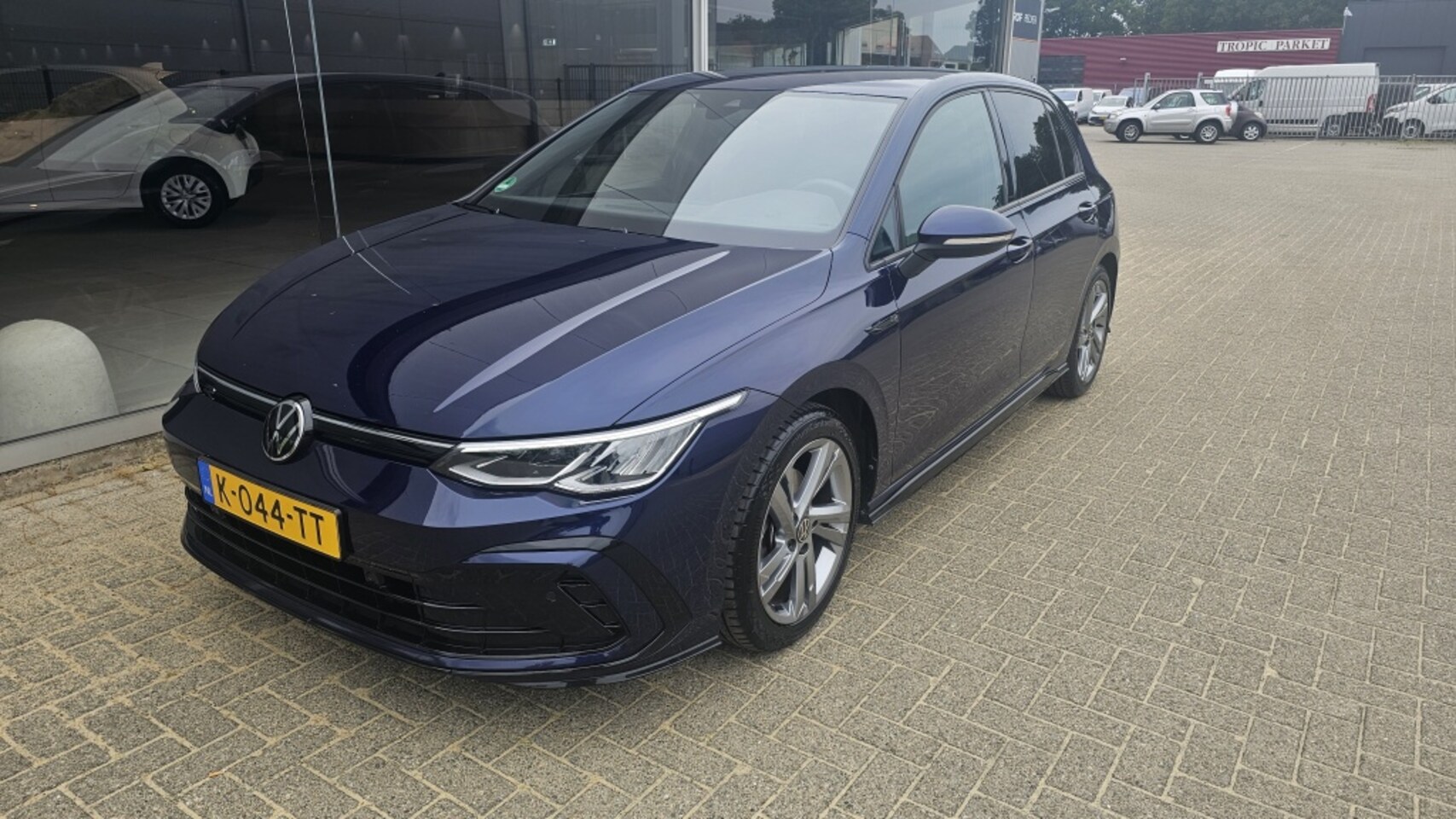 Volkswagen Golf - 1.5 eTSI R-Line NLauto | Dealeronderhouden - AutoWereld.nl
